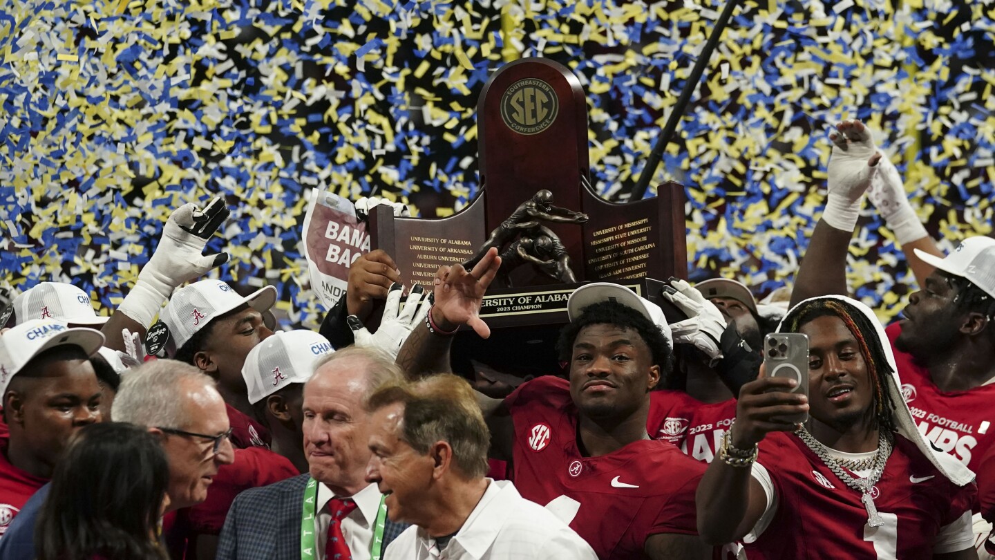 Alabama knocks off No. 1 to win SEC championship game The